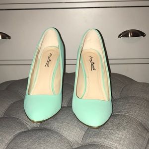 Mint pumps